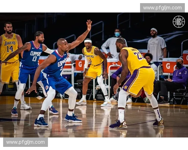 火箭对快船精彩对决直播 全程实时战况分析与赛场亮点回顾